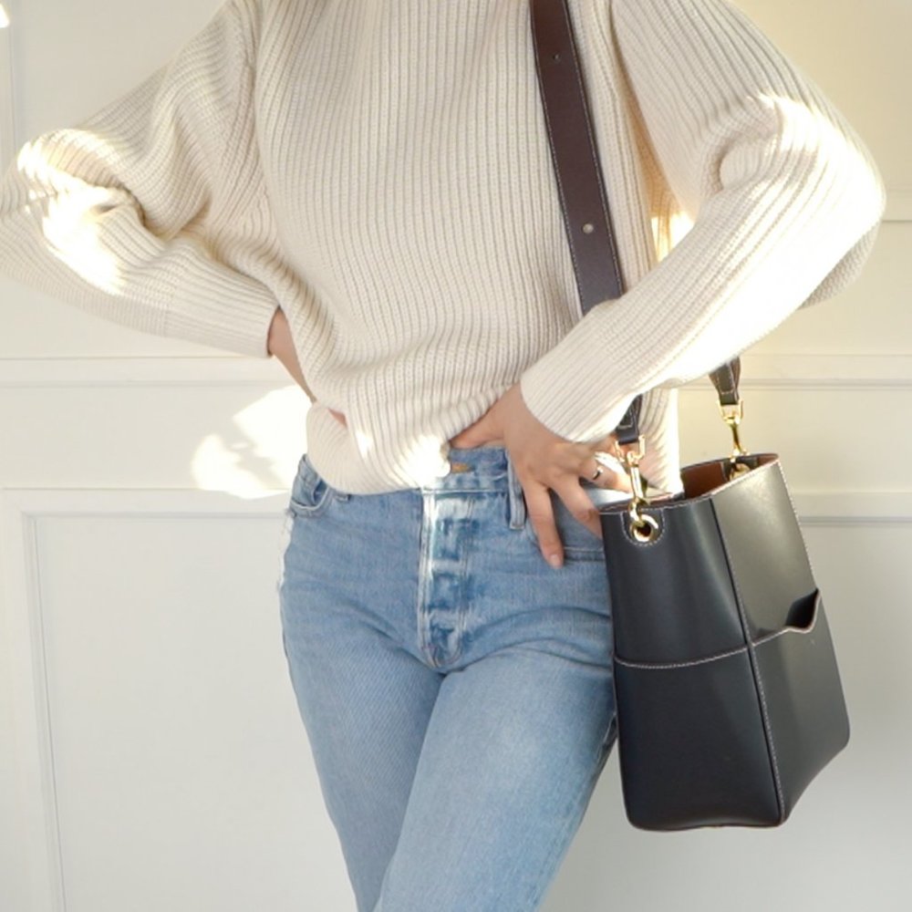 😍 The Jordan Leather Bucket Bag - Black - Picture 7 of 17